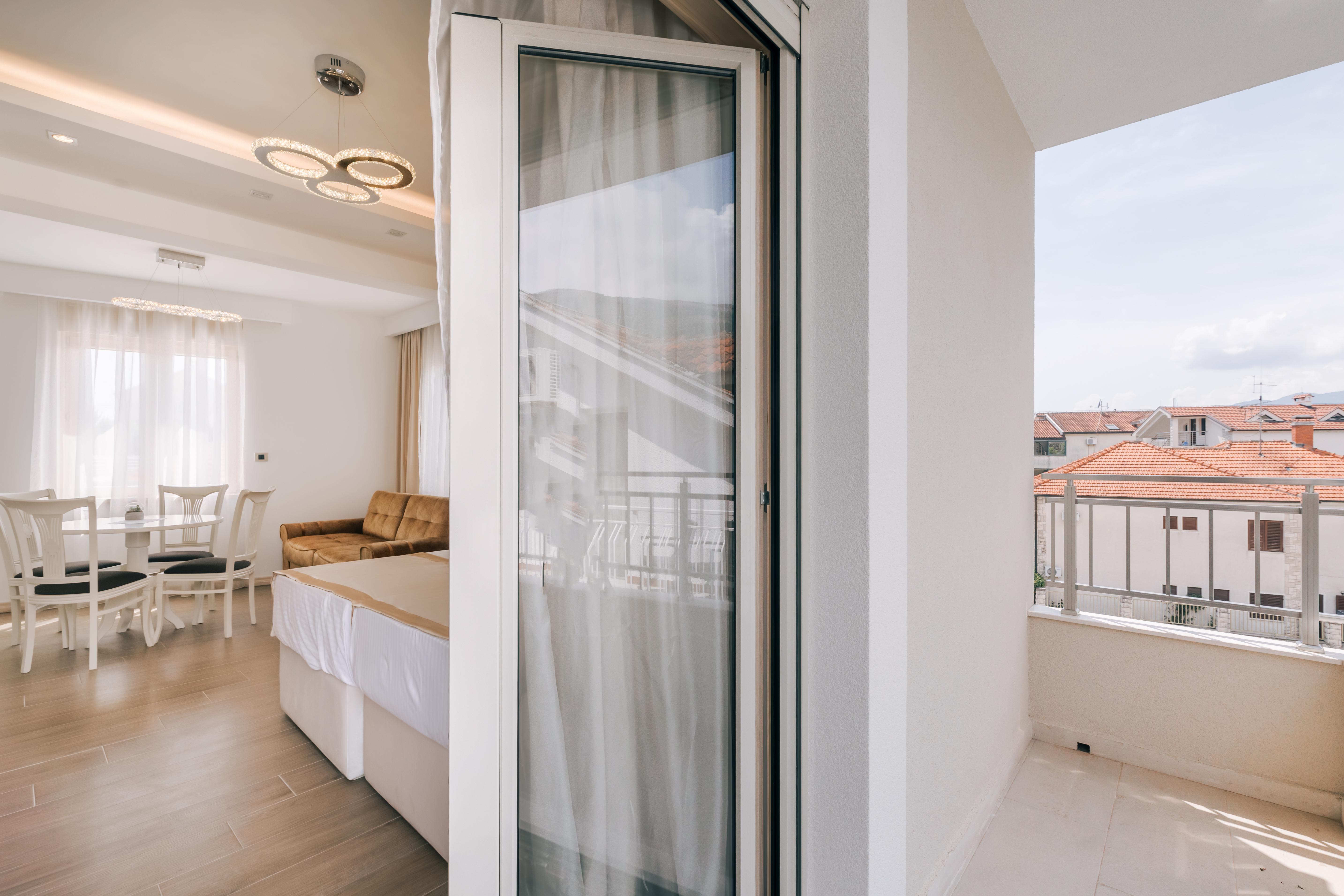 Splendido Mb Apartments Tivat Bagian luar foto