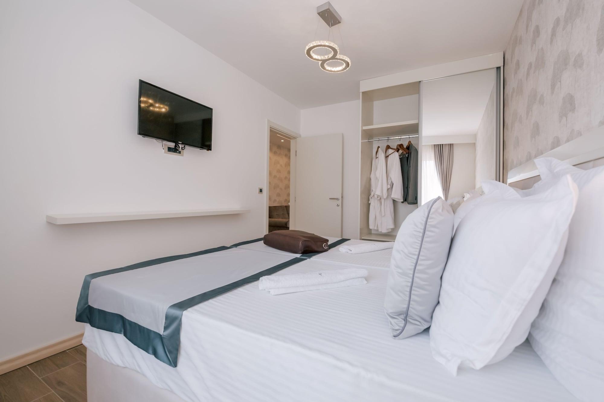 Splendido Mb Apartments Tivat Bagian luar foto