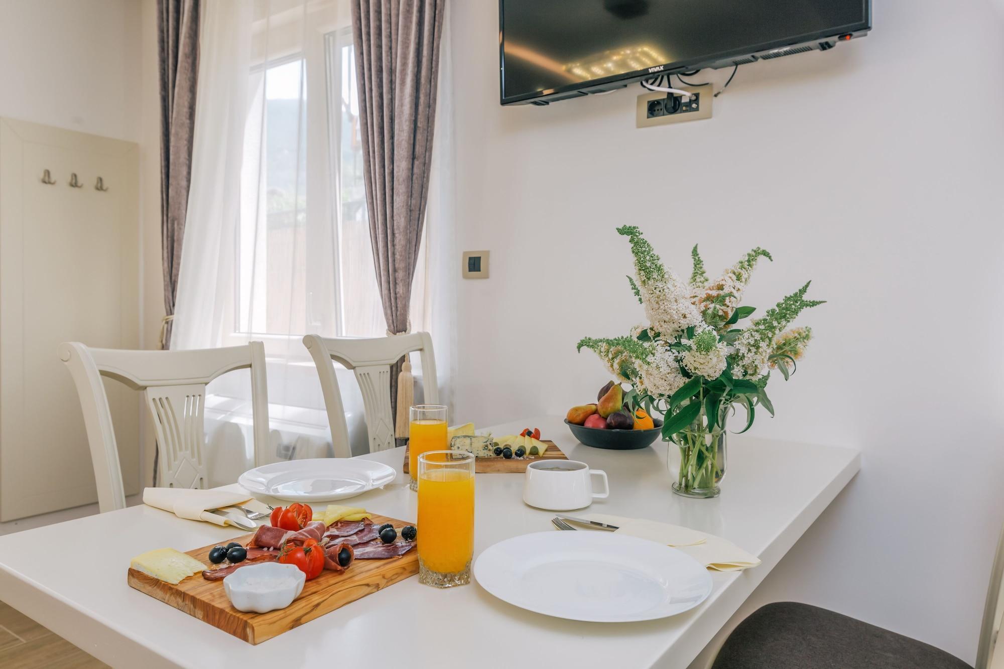 Splendido Mb Apartments Tivat Bagian luar foto